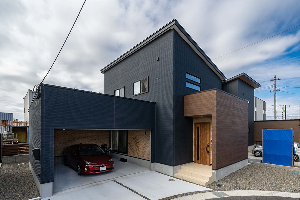 ご夫婦様の想いの詰まったこだわりのガレージハウス